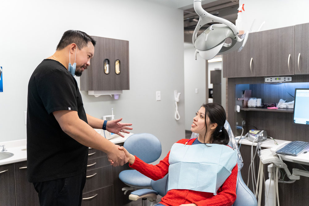 What Are the Benefits of Visiting a Dentist in West Houston?