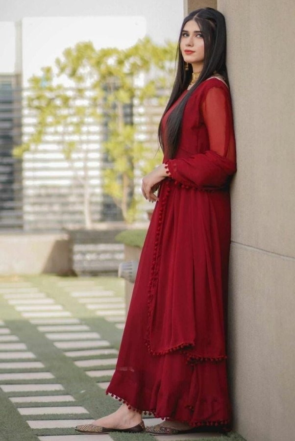 Tips and Tricks to Look Slim in Designer Anarkali Suits