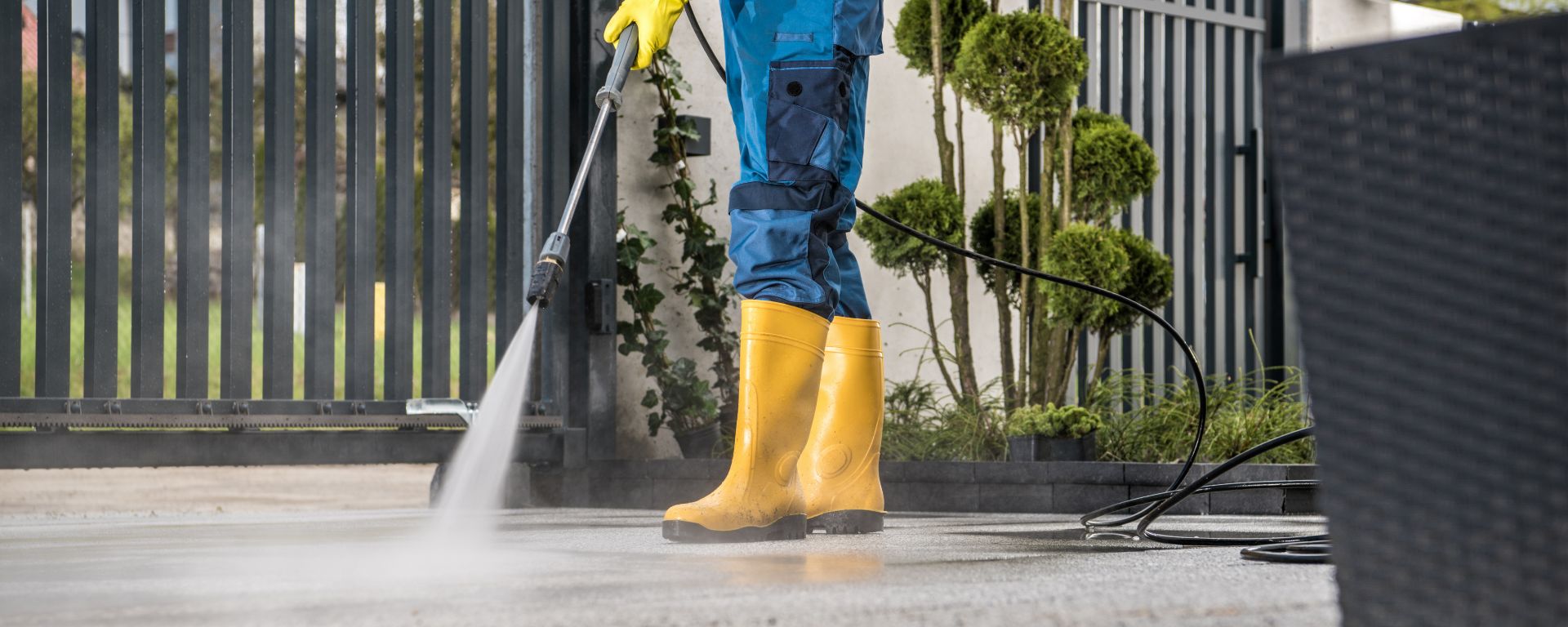 5 Reasons Why Regular Driveway Cleaning Boosts Your Home's Curb Appeal