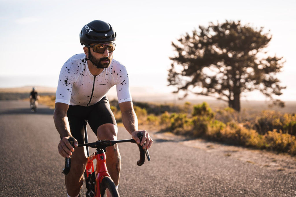 How Cycling Running Sunglasses Protect Your Eyes From UV Rays and Debris